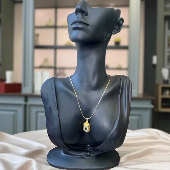 SOLD! Vintage Gold Sapphire & Diamond Filigree Locket Pendant - Picture 2 of 7